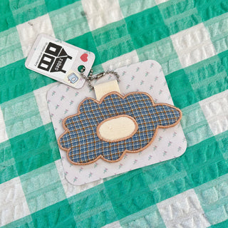 Ditsy Daisies - Applique Keychain